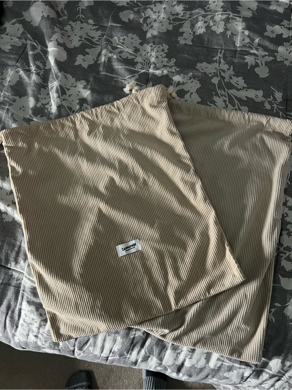 Lemon 8 signature Beige Ribbed Drawstring Bag